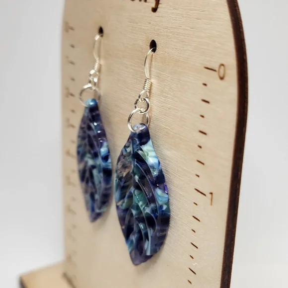 Leaf earrings, sterling silver earwires, handmade, cut out leaves - Picture 3 of 6